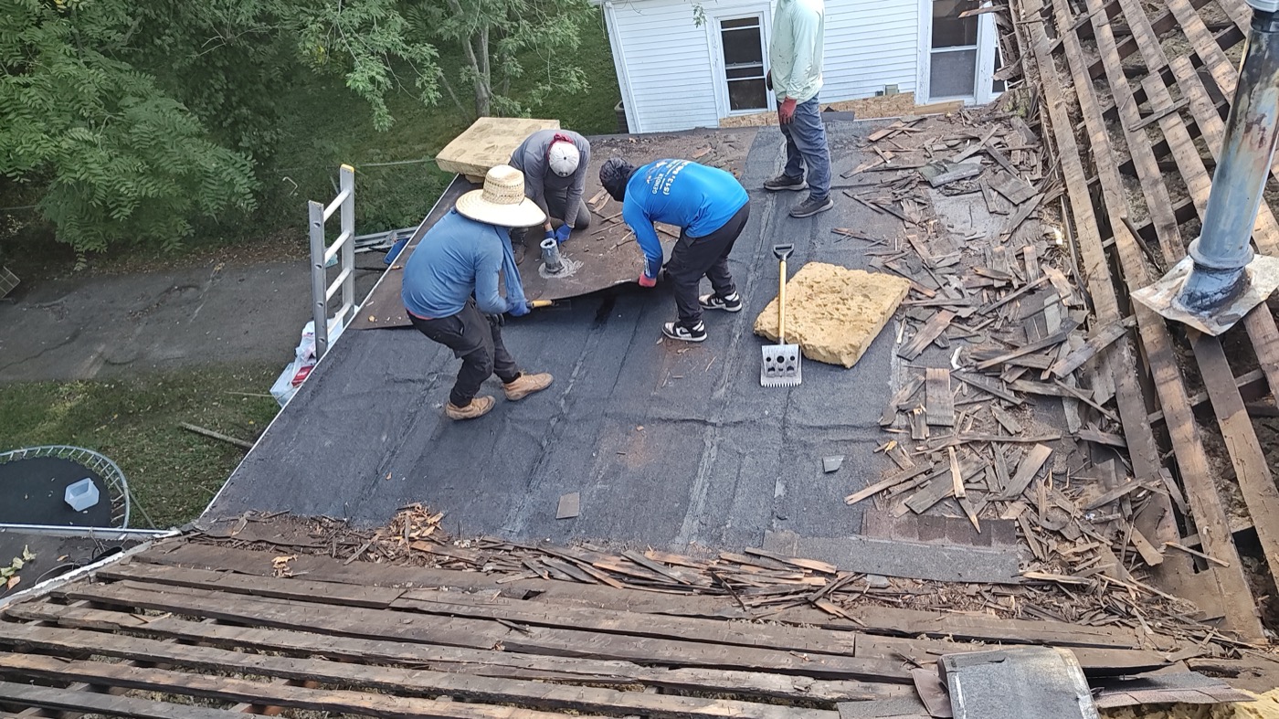 Gendir Roofing crew working on a Cincinnati roof replacement