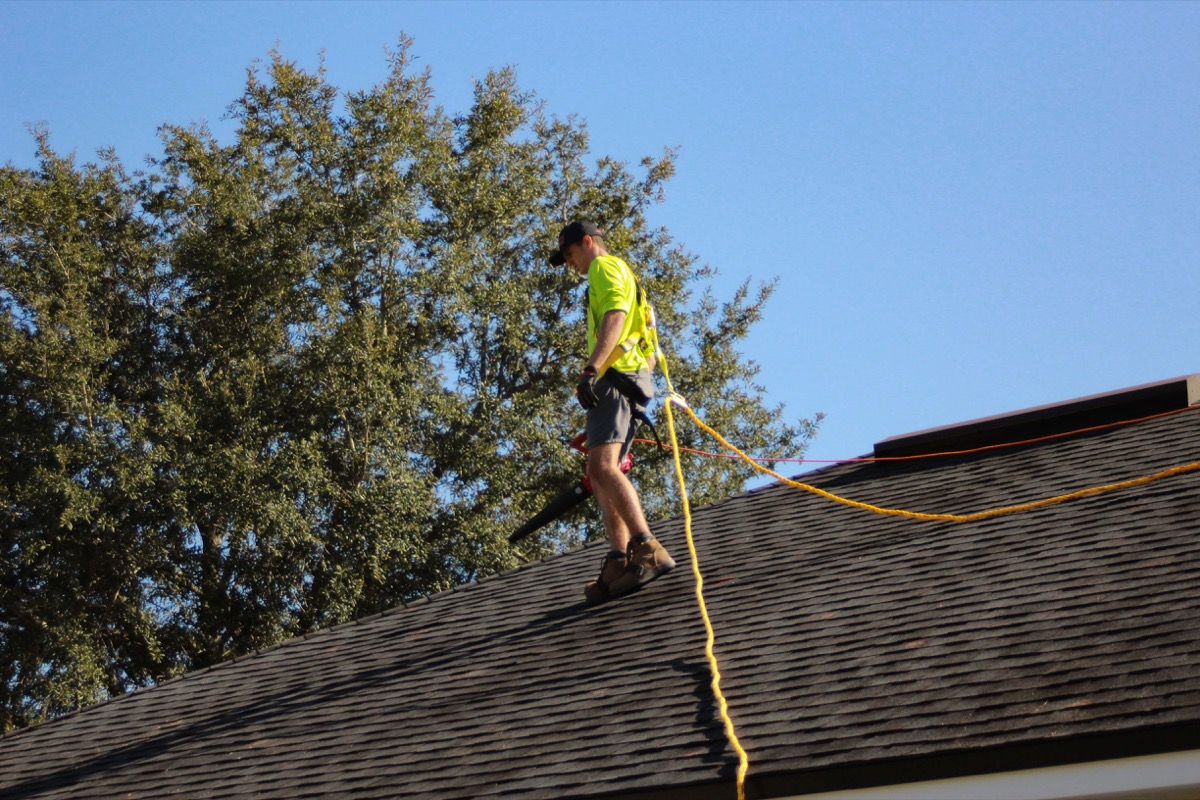 Gendir crew installing a new roof