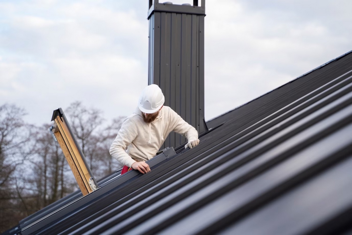 Gendir Roofing crew on a Lebanon, OH roof replacement