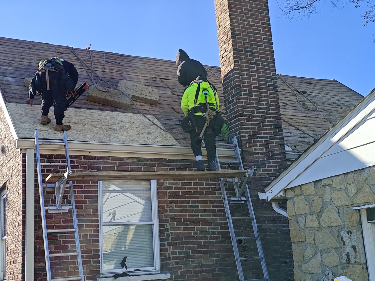 Completed roof replacement on a Greater Cincinnati home