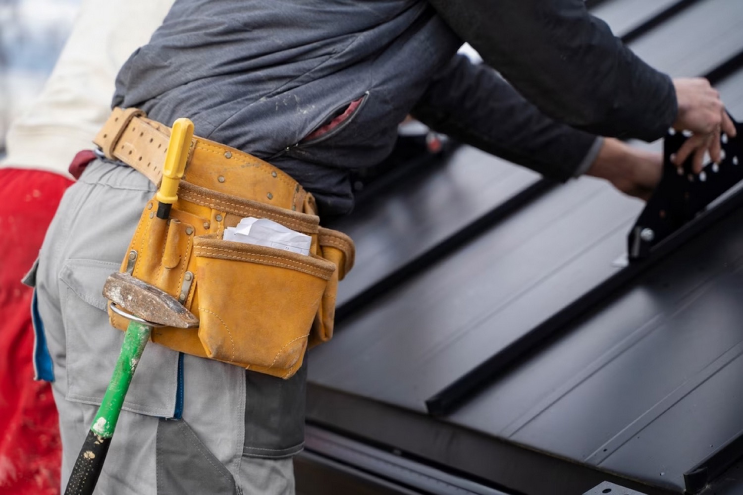 Gendir Roofing crew on a roof replacement